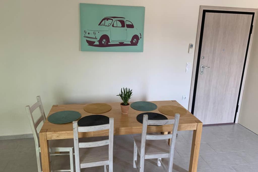 Orange Apartment Nikiti  Eksteriør billede